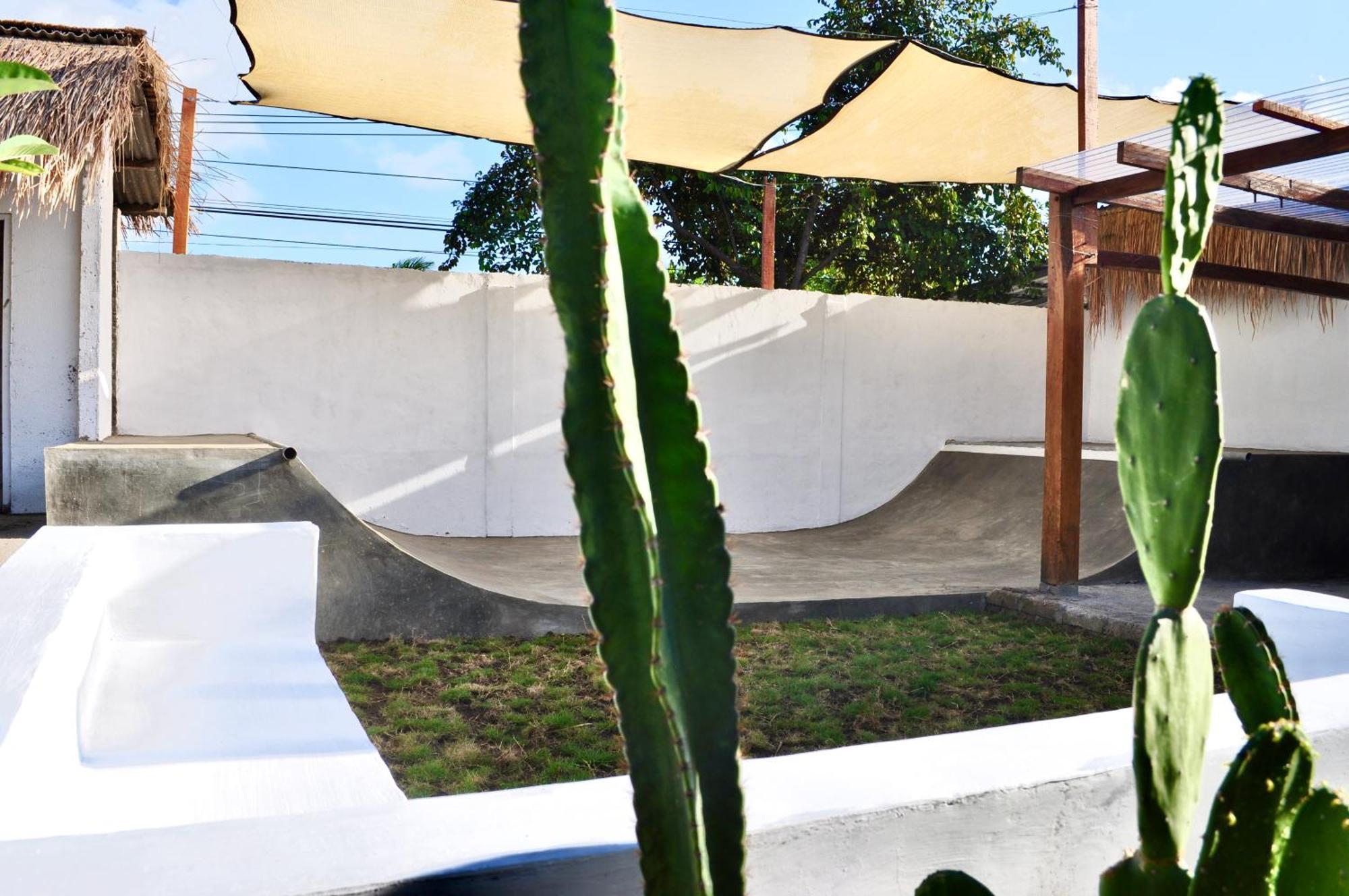 Ripbowl Guest House เซอลงเบอลานัก ภายนอก รูปภาพ