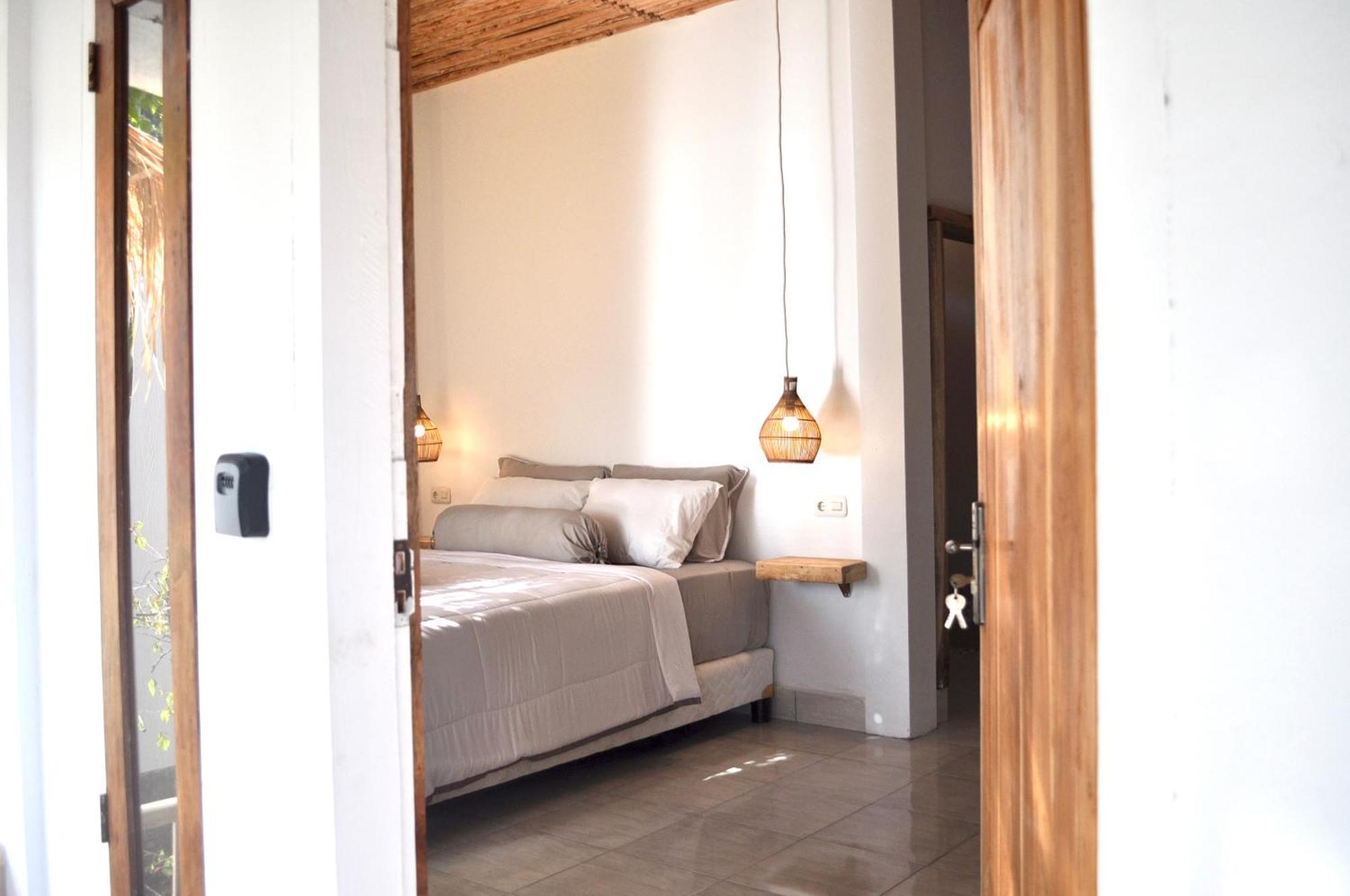 Ripbowl Guest House เซอลงเบอลานัก ภายนอก รูปภาพ