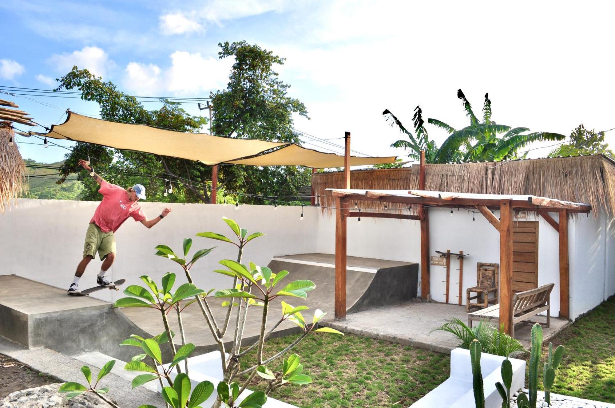 Ripbowl Guest House เซอลงเบอลานัก ภายนอก รูปภาพ